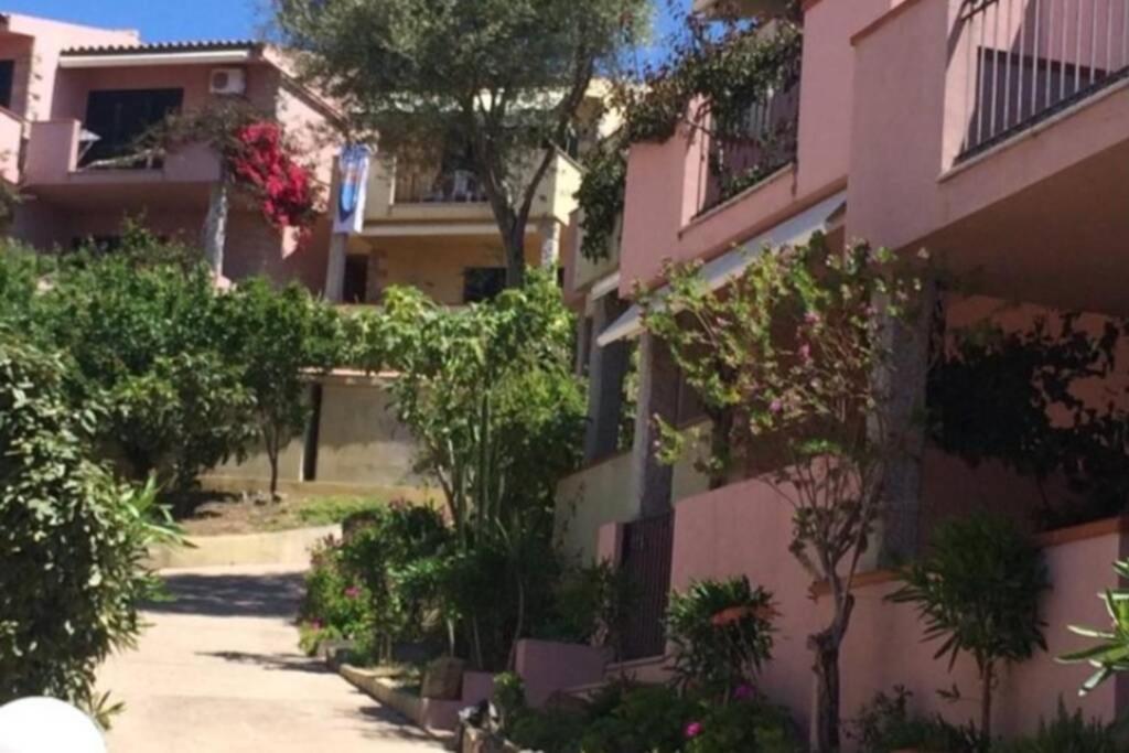 Vedere Vale Piu Di Mille Parole Badesi Exterior foto
